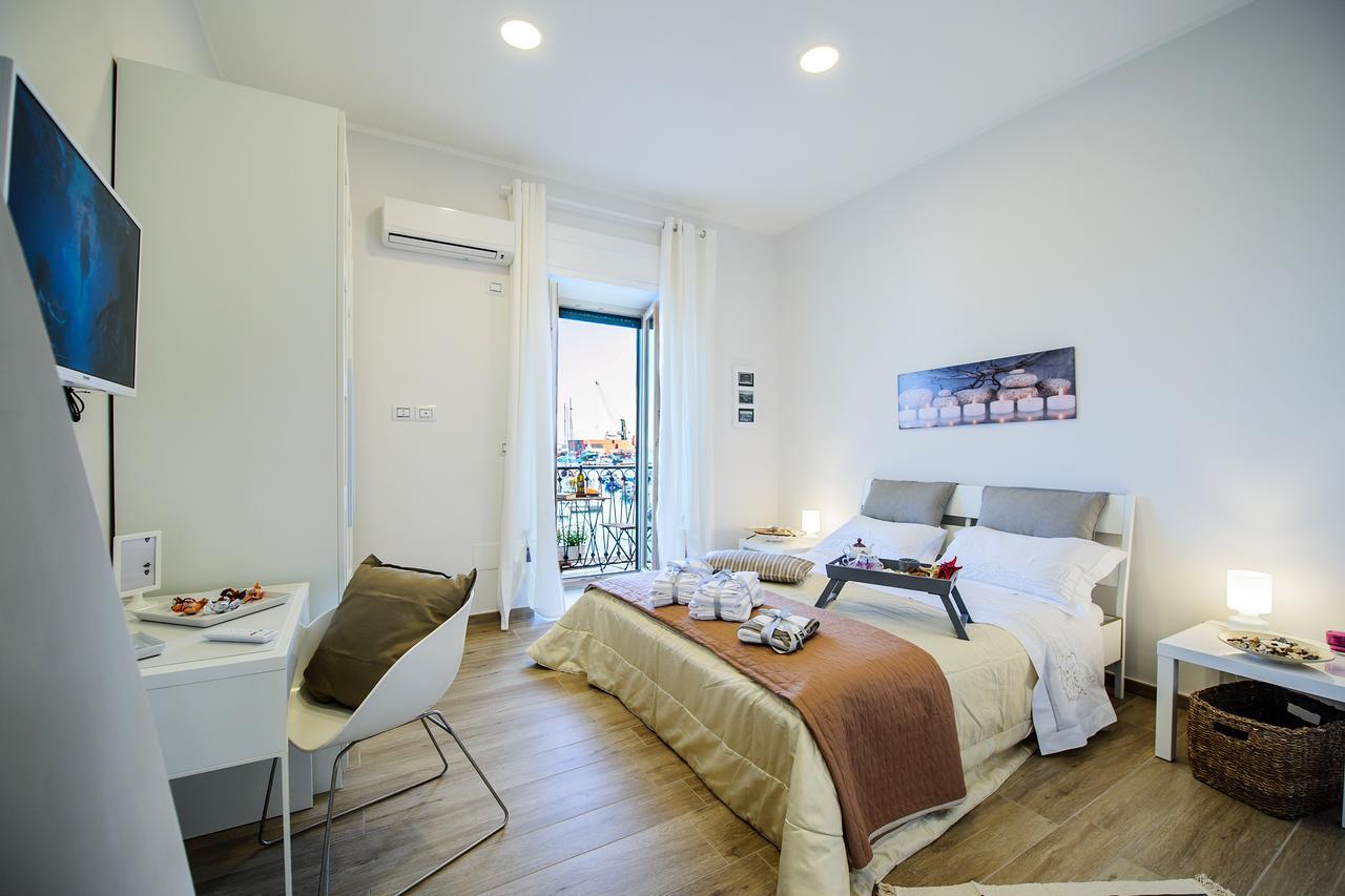 Margherita'S Apartment Salerno Buitenkant foto