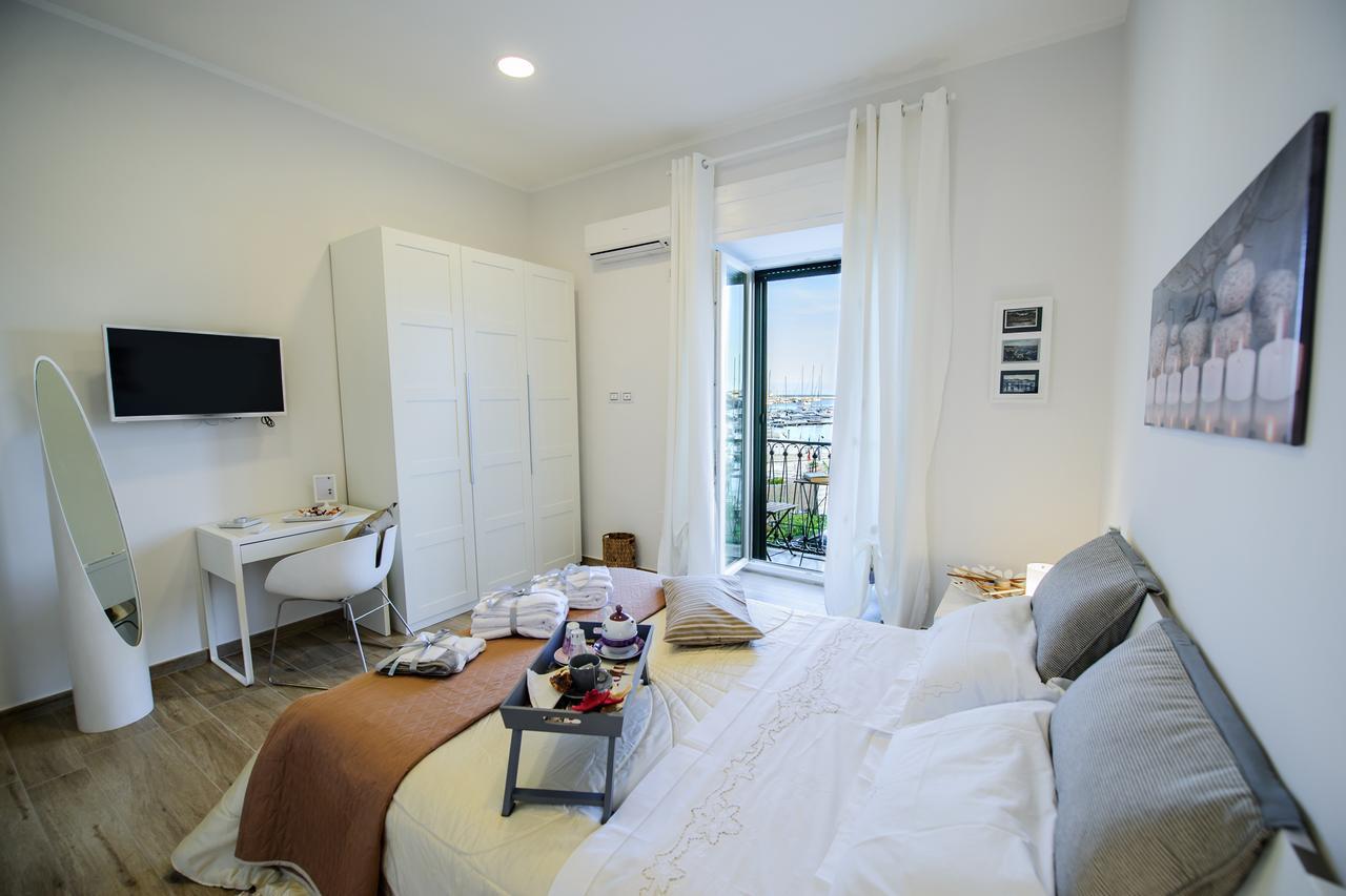 Margherita'S Apartment Salerno Buitenkant foto