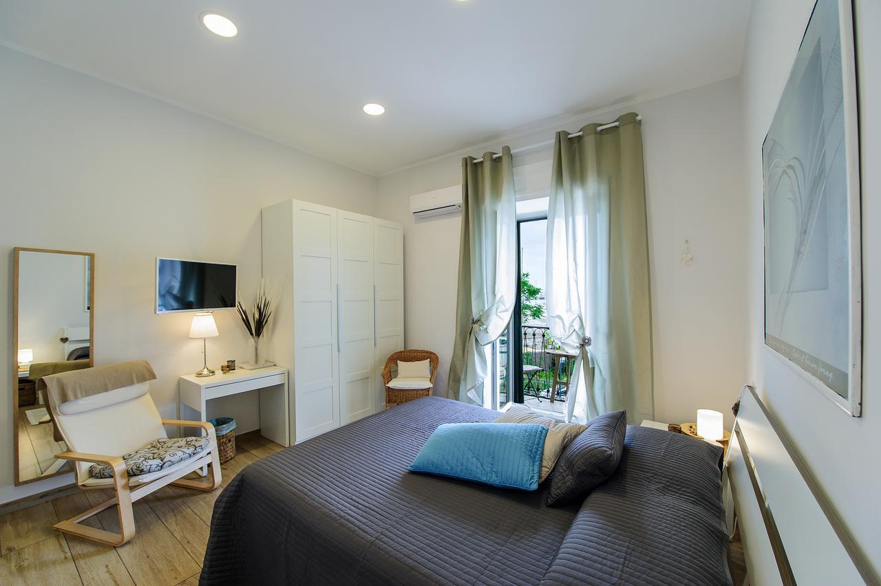 Margherita'S Apartment Salerno Buitenkant foto